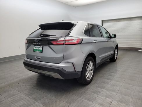 Used 2024 Ford Edge SEL image 9