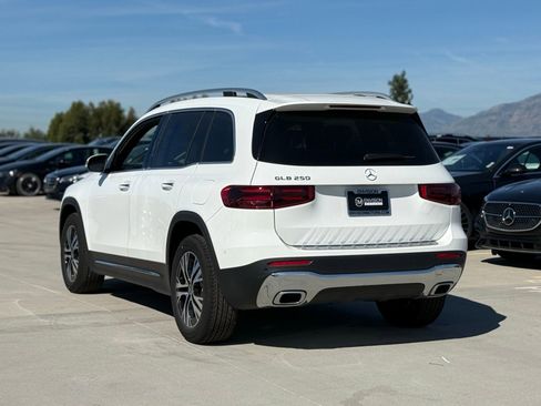New 2025 Mercedes-Benz GLB 250 image 7