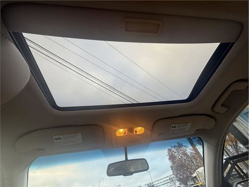 Used 2010 Ford Fusion SEL image 10