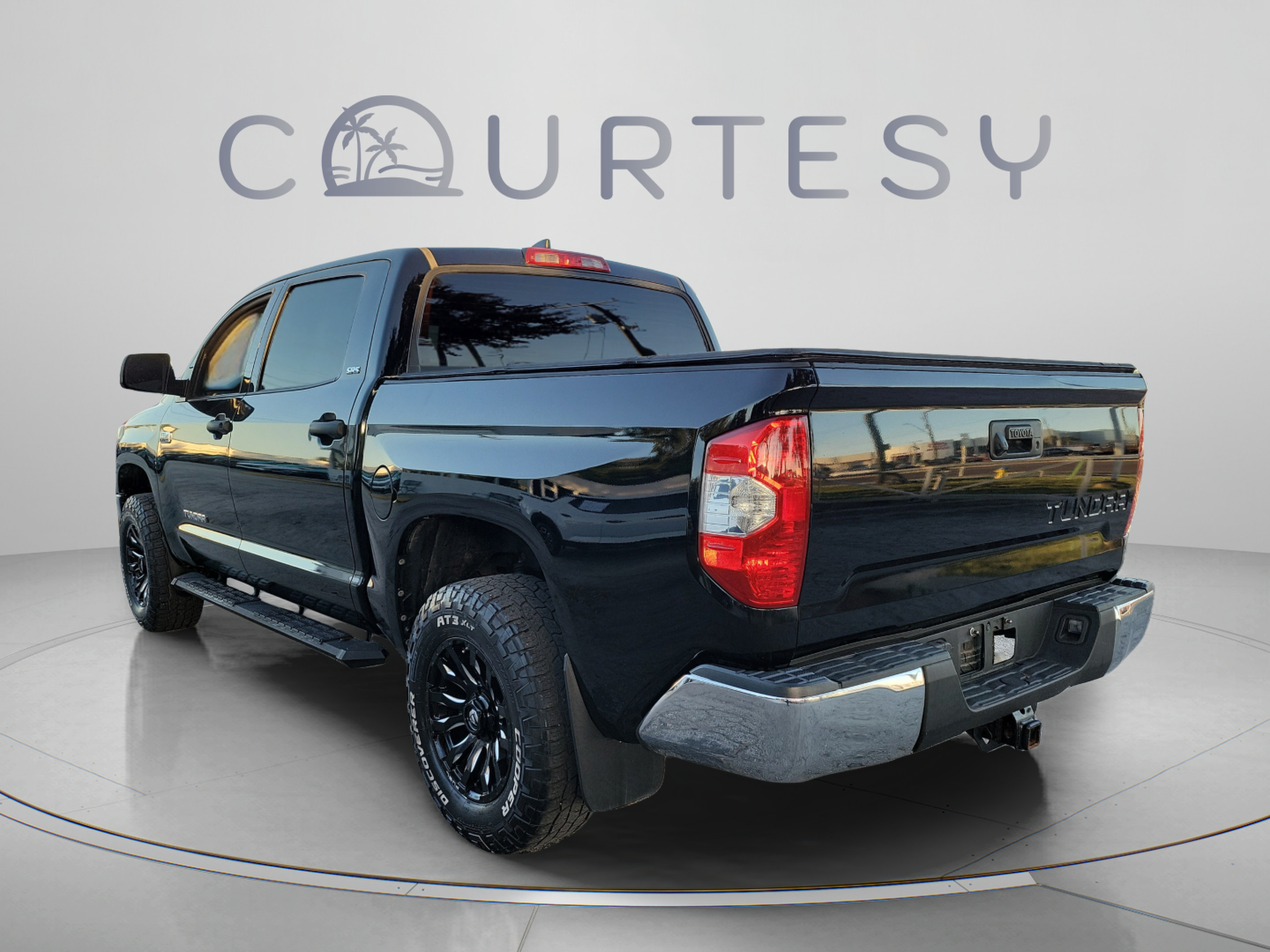 Used 2020 Toyota Tundra SR5 w/ SR5 Upgrade Package RWD image 2