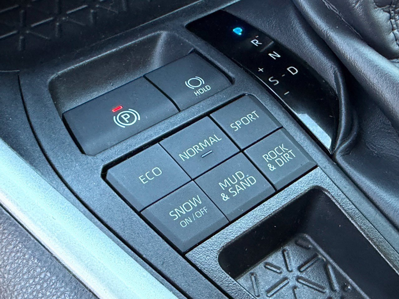 Used 2024 Toyota RAV4 XLE AWD/4WD image 23