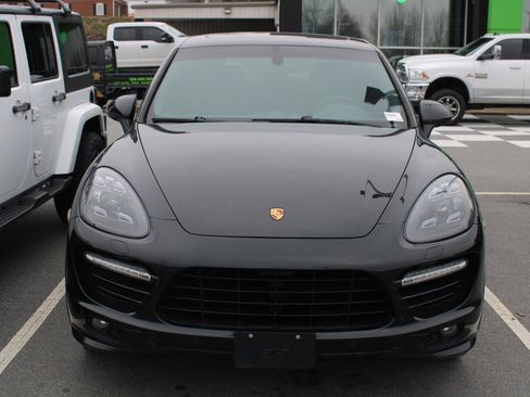 Used 2014 Porsche Cayenne GTS image 2