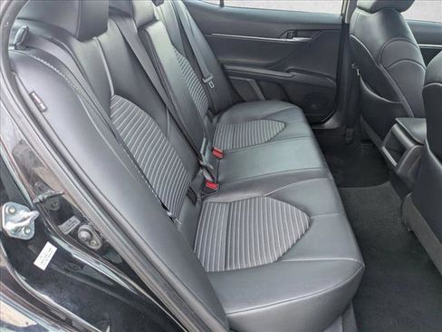 Used 2024 Toyota Camry SE image 19