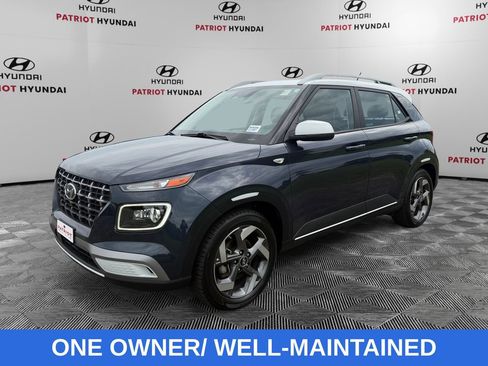 Used 2023 Hyundai Venue Limited FWD image 7
