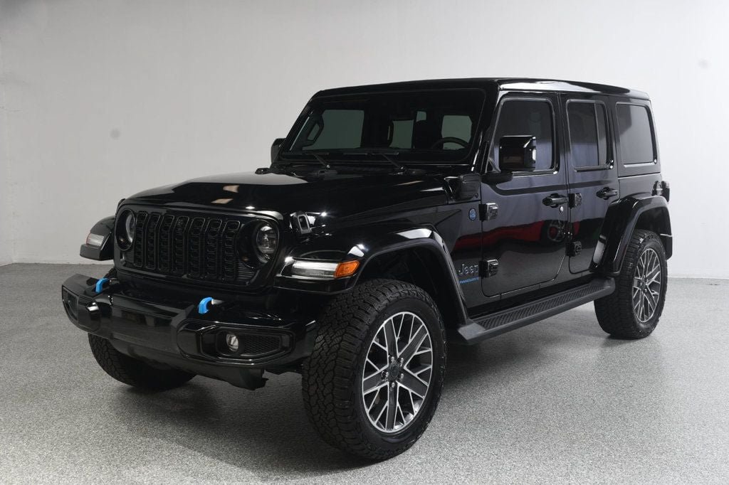 Used 2024 Jeep Wrangler High Altitude AWD/4WD image 2