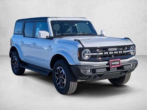 New 2025 Ford Bronco Outer Banks image 7