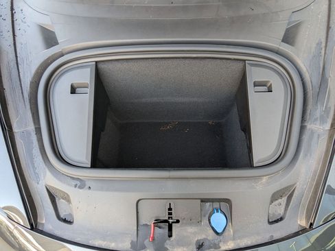 New 2025 Porsche Taycan 4S image 28