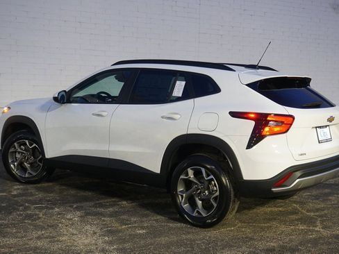 New 2026 Chevrolet Trax LT image 8