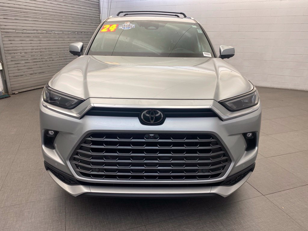 Used 2024 Toyota Grand Highlander AWD Hybrid image 3