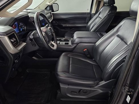 Used 2024 Ford Expedition XLT image 23