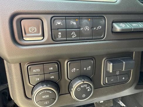Used 2021 Chevrolet Tahoe High Country AWD/4WD image 11