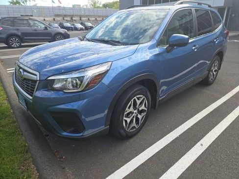 Used 2019 Subaru Forester Premium w/ All-Weather Package AWD/4WD image 2