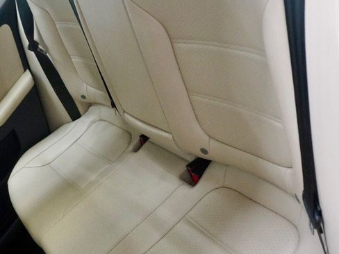 Used 2017 Volkswagen Jetta SE image 5