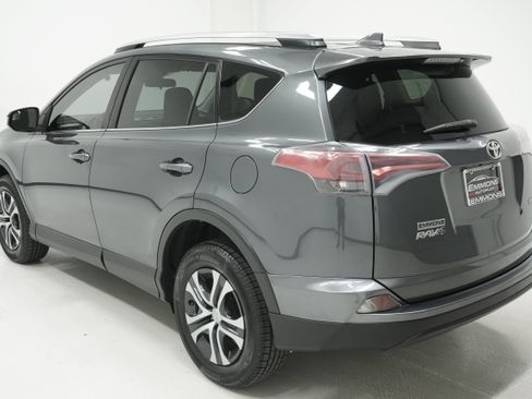 Used 2017 Toyota RAV4 LE FWD image 6
