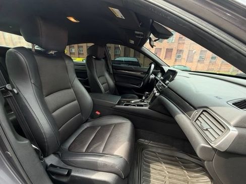 Used 2019 Honda Accord Sport image 11