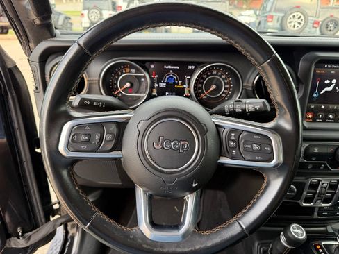 Used 2021 Jeep Wrangler Unlimited Sahara AWD/4WD image 14