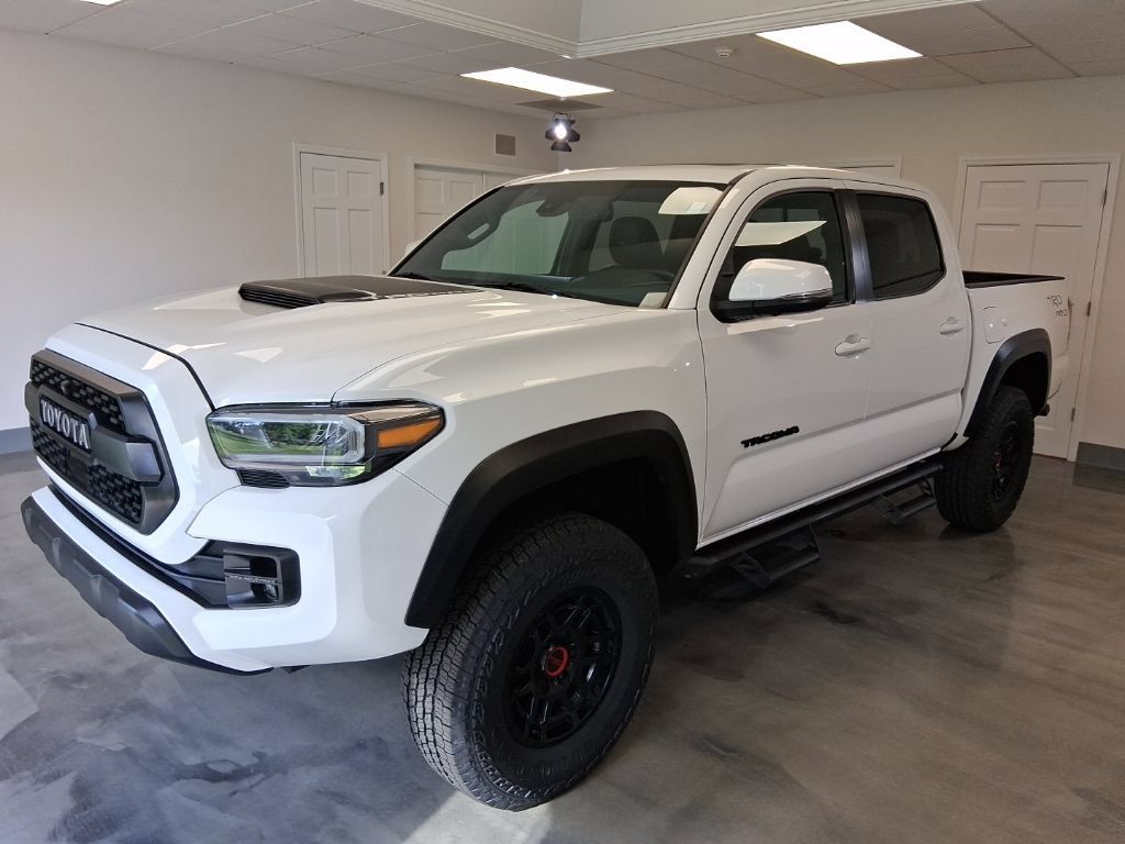 Used 2023 Toyota Tacoma TRD Pro AWD/4WD image 5