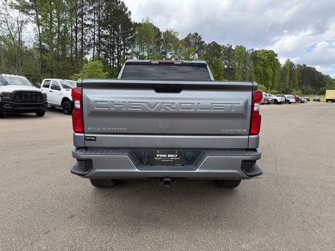 Used 2021 Chevrolet Silverado 1500 Custom image 4