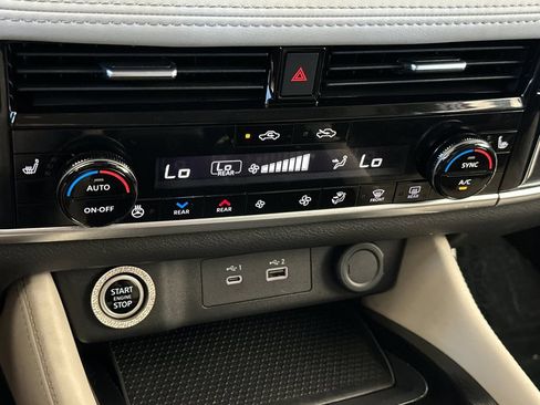 Used 2023 Nissan Rogue SL w/ SL Premium Package FWD image 19