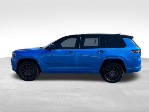 Used 2023 Jeep Grand Cherokee L Summit AWD/4WD image 2