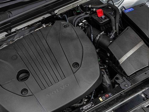 Used 2024 Volvo S60 B5 Plus image 29