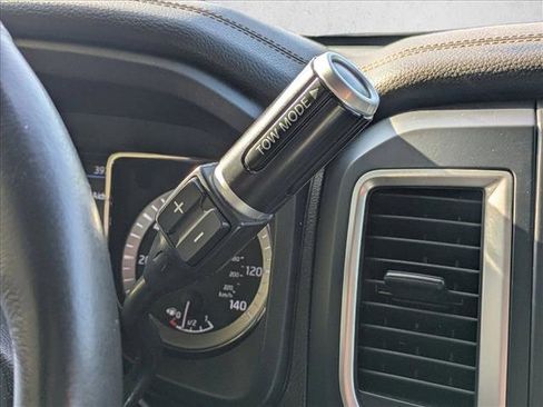 Used 2019 Nissan Titan SL w/ Midnight Edition AWD/4WD image 13