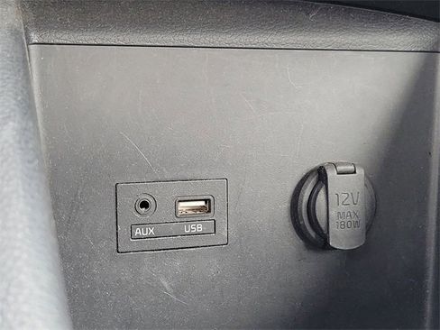 Used 2017 Kia Forte LX image 29