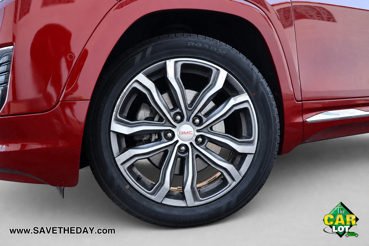 Used 2019 GMC Terrain Denali w/ Advanced Safety Package FWD image 3