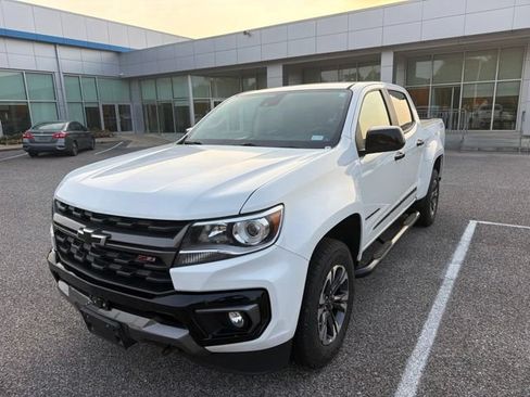 Used 2022 Chevrolet Colorado Z71 w/ Safety Package AWD/4WD image 1