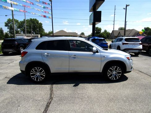 Used 2018 Mitsubishi Outlander Sport SE image 8
