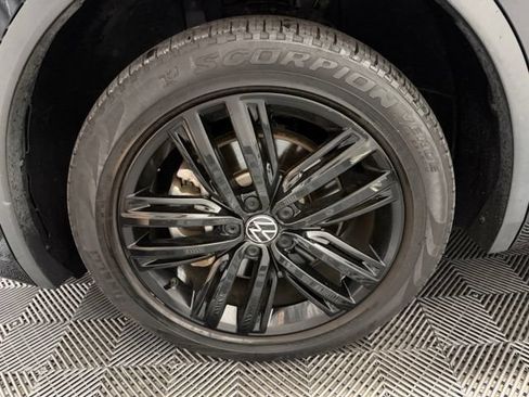 Used 2022 Volkswagen Tiguan SE R-Line AWD/4WD image 45
