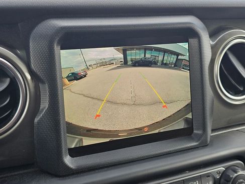 Used 2023 Jeep Wrangler Unlimited Sahara w/ Cold Weather Group AWD/4WD image 23