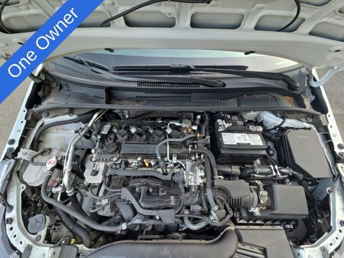 Used 2024 Toyota Corolla LE image 3