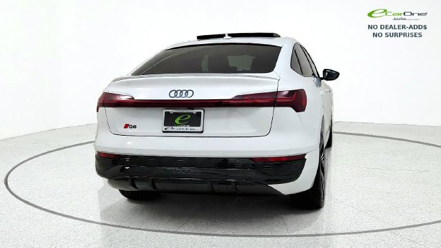 Used 2024 Audi Q8 e-tron Prestige AWD/4WD image 7