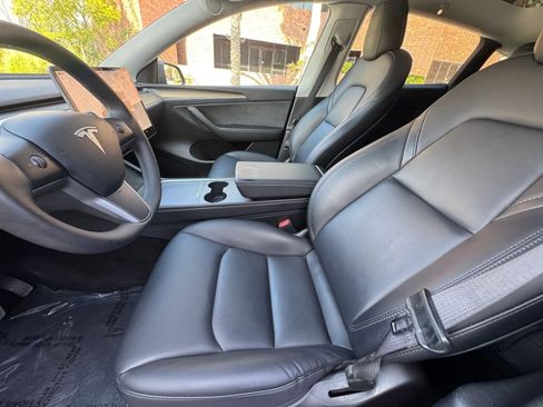 Used 2024 Tesla Model Y Long Range RWD image 10