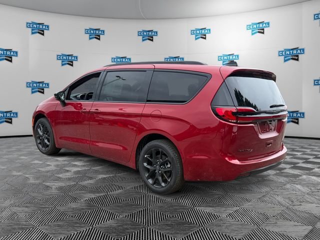 New 2026 Chrysler Pacifica Select w/ S Appearance Package AWD/4WD image 3