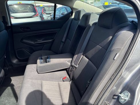 Used 2025 Nissan Altima 2.5 SV FWD image 22