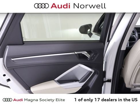 Used 2023 Audi Q3 2.0T Premium w/ Convenience Package AWD/4WD image 21