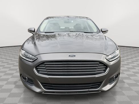 Used 2014 Ford Fusion SE w/ Equipment Group 202A image 2