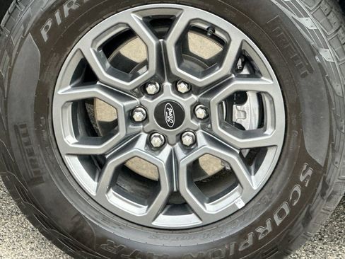 Used 2025 Ford Expedition Active AWD/4WD image 40