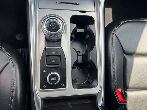 Used 2024 Ford Explorer XLT w/ Equipment Group 202A AWD/4WD image 34