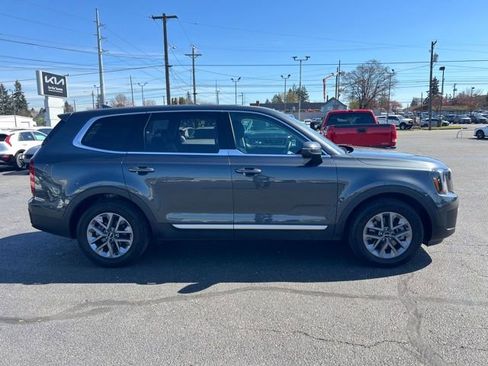 Used 2023 Kia Telluride LX image 6