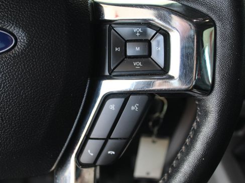 Used 2019 Ford F250 Lariat w/ Lariat Value Package AWD/4WD image 35