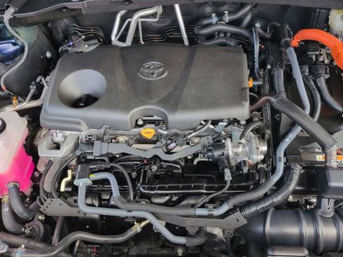 Used 2025 Toyota Grand Highlander AWD Hybrid image 32