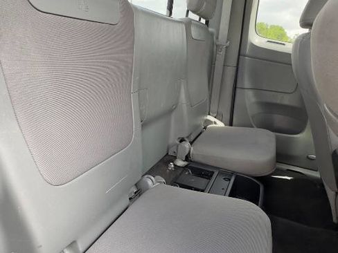 Used 2012 Toyota Tacoma 4x4 Access Cab V6 w/ Convenience Pkg image 15