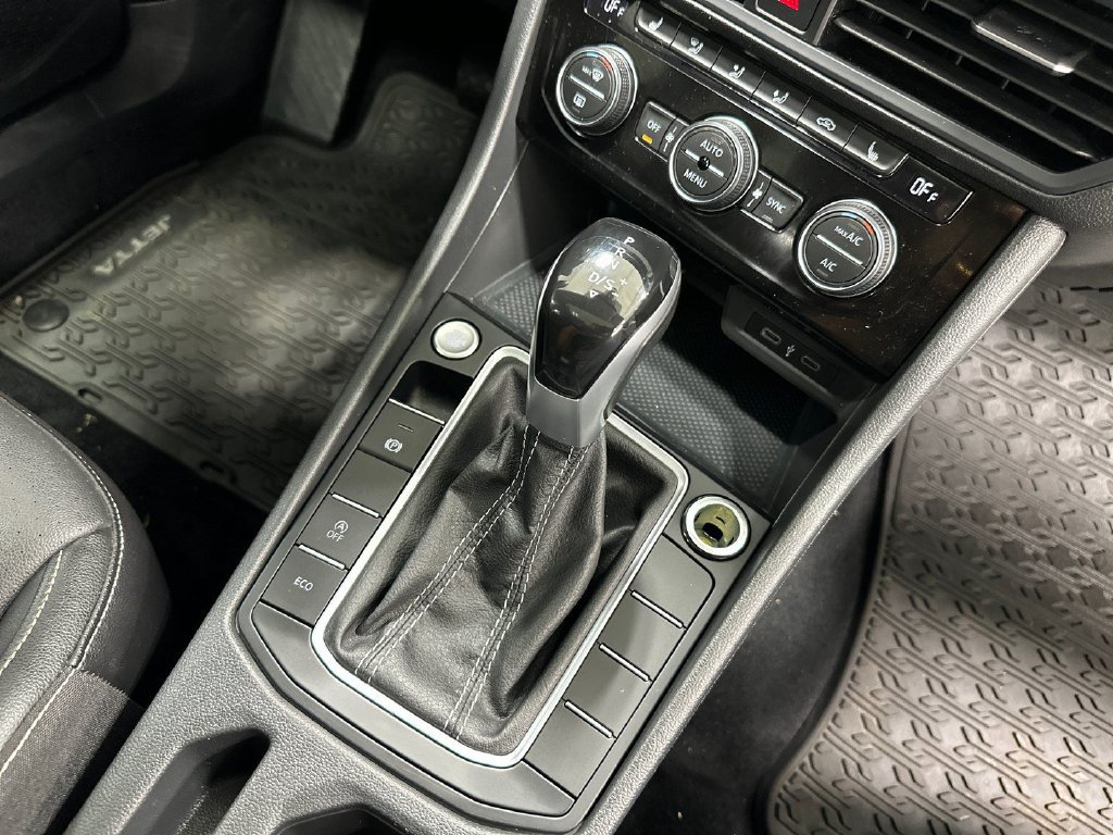 Used 2022 Volkswagen Jetta SE FWD image 21