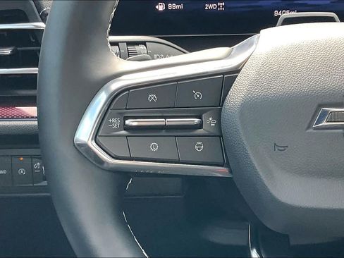 Used 2025 Chevrolet Traverse Z71 w/ Enhanced Driving Package AWD/4WD image 23