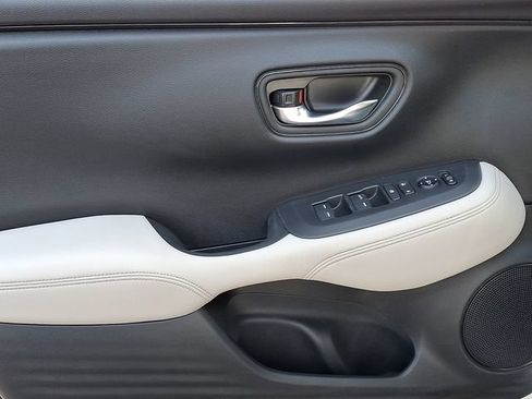 Certified 2023 Honda HR-V LX image 12