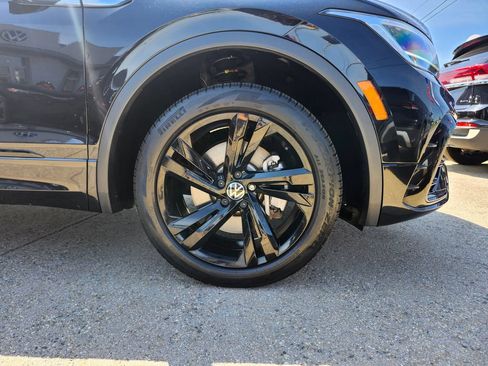 Certified 2024 Volkswagen Tiguan SE R-Line AWD/4WD image 14