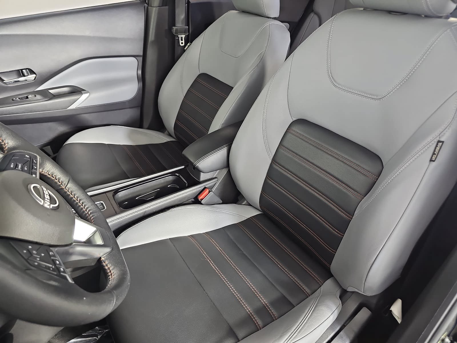 Used 2022 Nissan Kicks SR w/ Premium Package FWD image 14